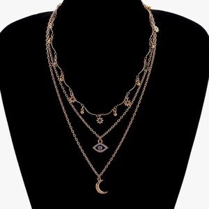 Triple layer necklace